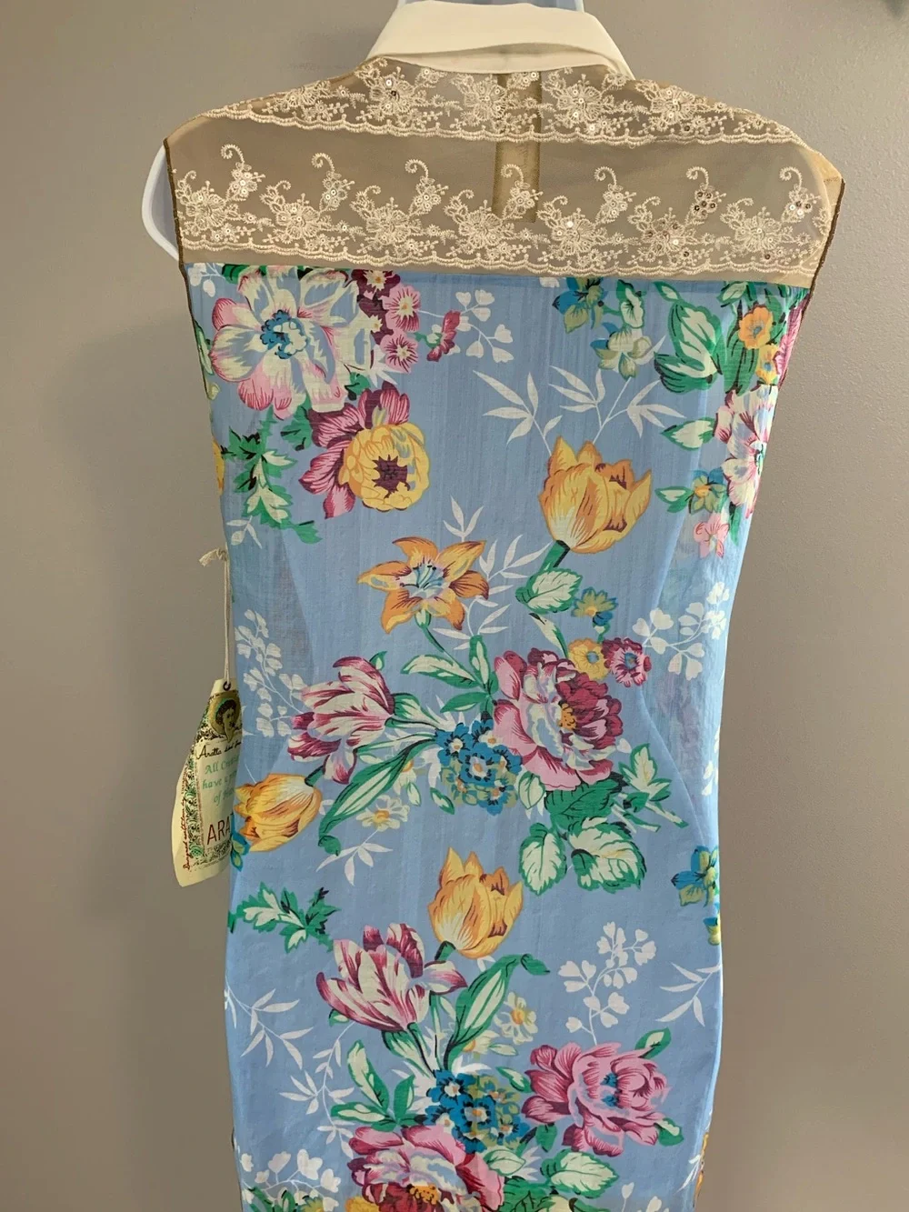 Aratta Silent Journey lightweight sleeveless